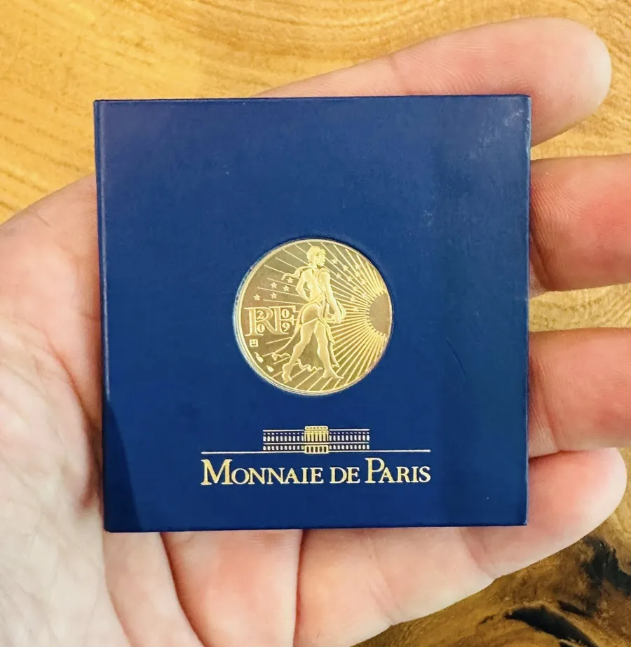 Pièce d'or Semeuse de la Monnaie de Paris dans son étui